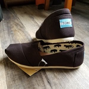 NEW TOMS. Womens 8.5 black